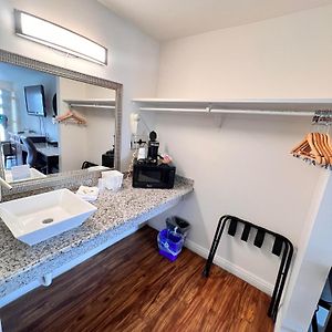 Queen Room Mobility accessible